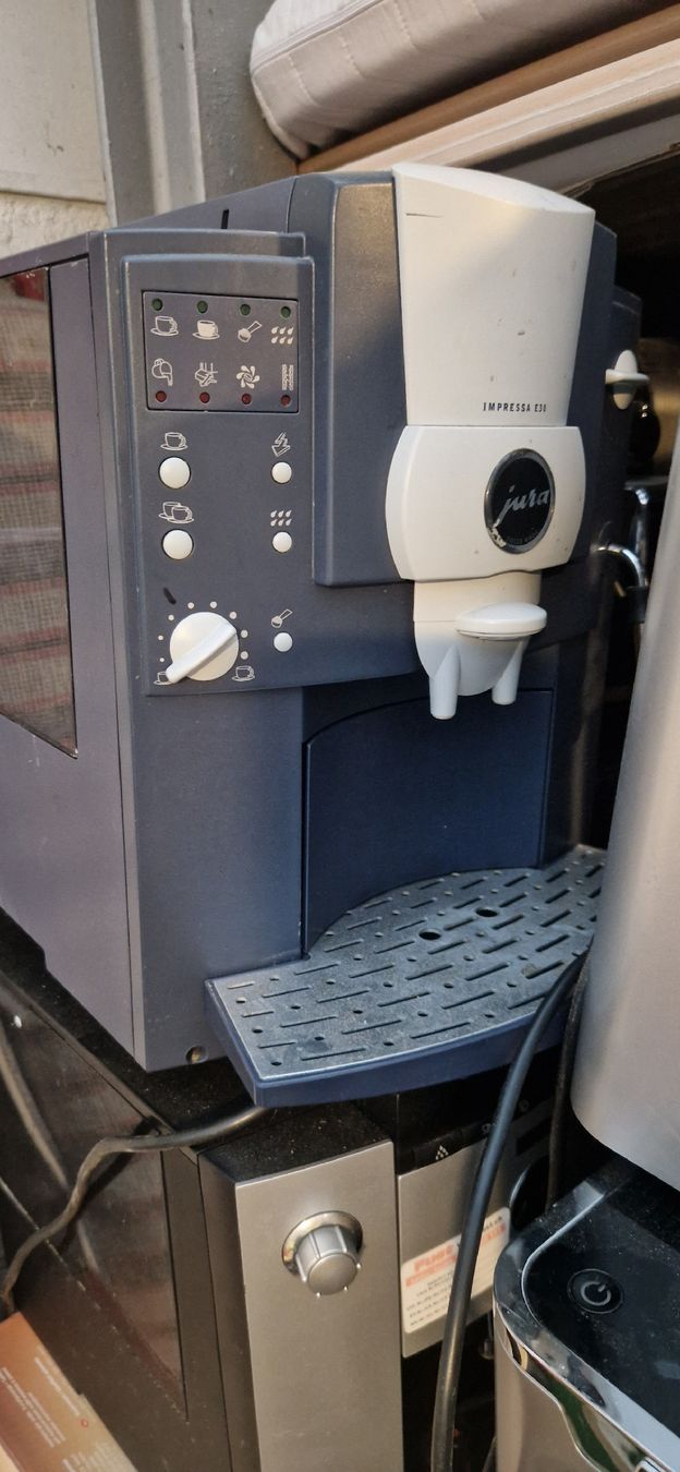 Jura Macchine per caffè & Macchine per espresso: Kafeemaschine Jura E 30 – Difettoso da Romanshorn venduto da fag_gnd6