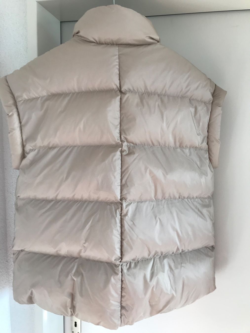 Marc Cain Gilet & Giacche senza maniche: Marc Cain Daunenweste, GoldBeige/hellcamel/warm stone, Gr. 3 – Usato da Niederteufen venduto da mix18 1
