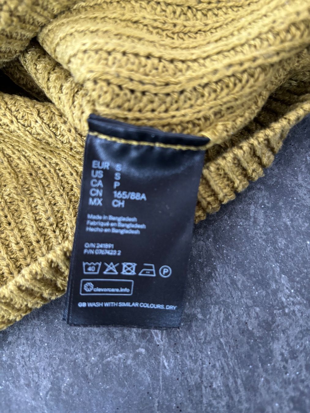 H&M Maglioni & Felpe: Pullover ~olivengrün -  Gr. S – Usato da Stadel venduto da Chanel_5 2