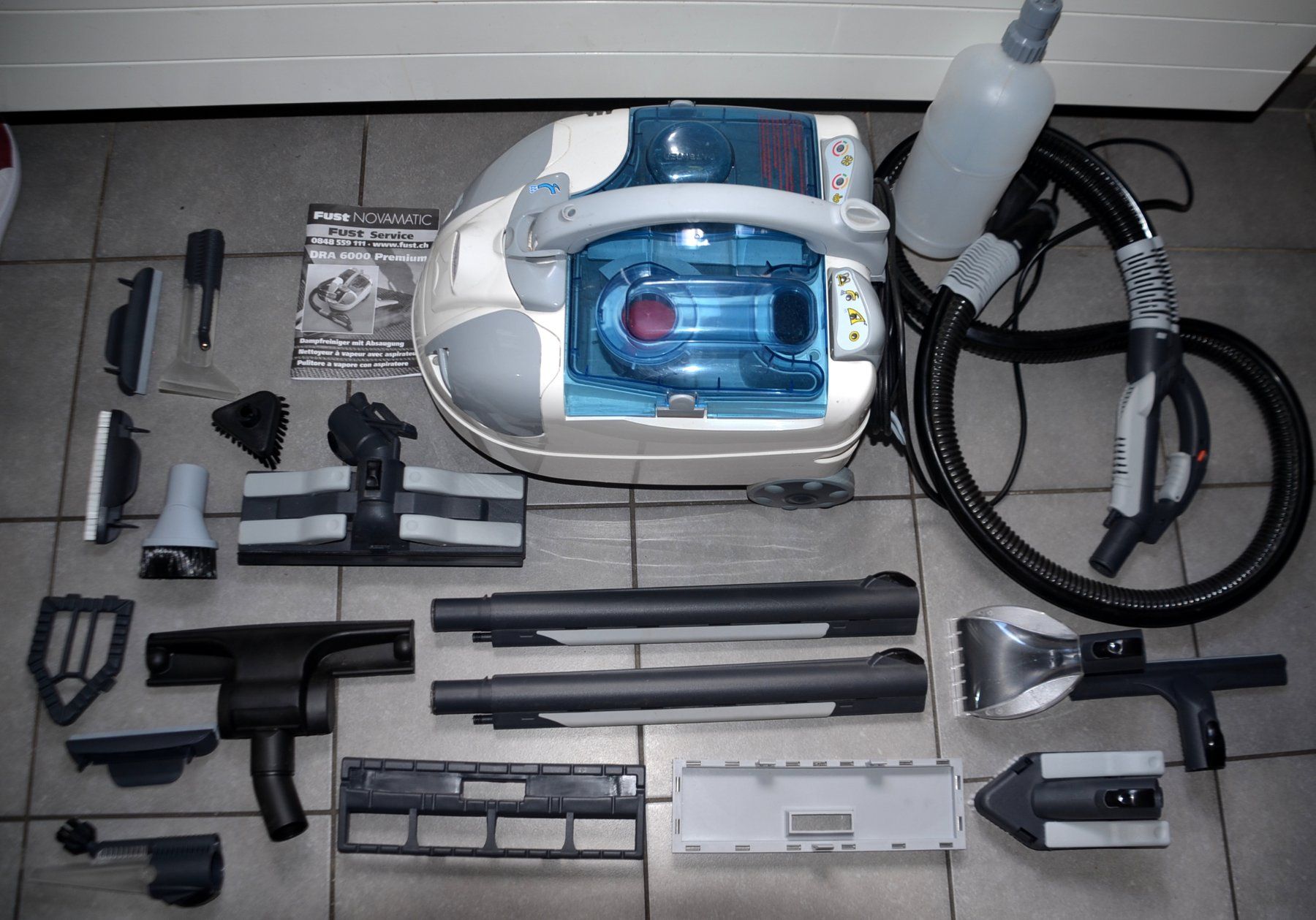 Novamatic Pulitori a vapore: Novamatic DRA 6000 Premium Dampfreiniger/Sauger – Usato da Collonges venduto da arashee
