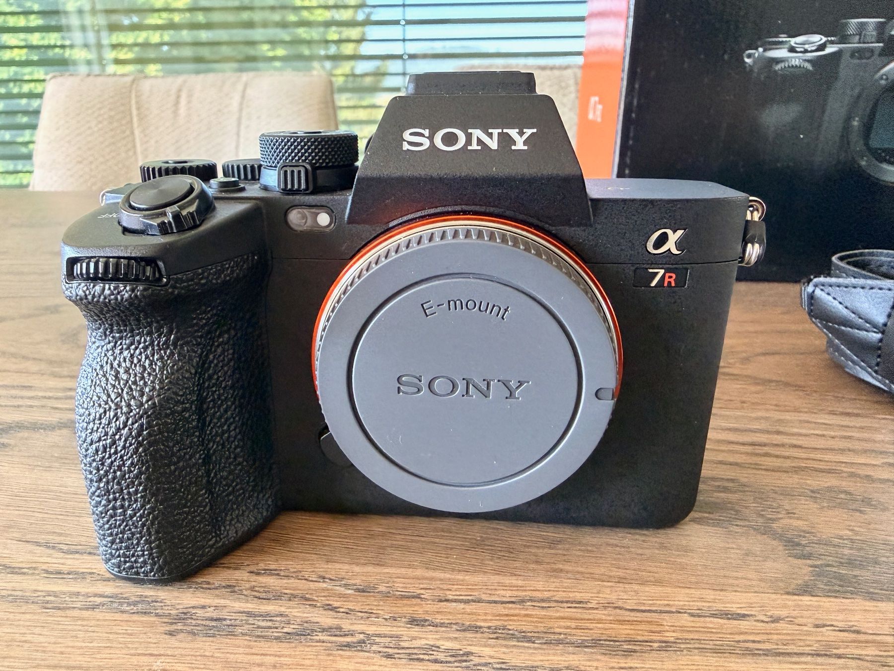 Sony Fotocamera: Sony A7R V Body w. 2 batteries – Usato da Zürich venduto da bartekn3 3