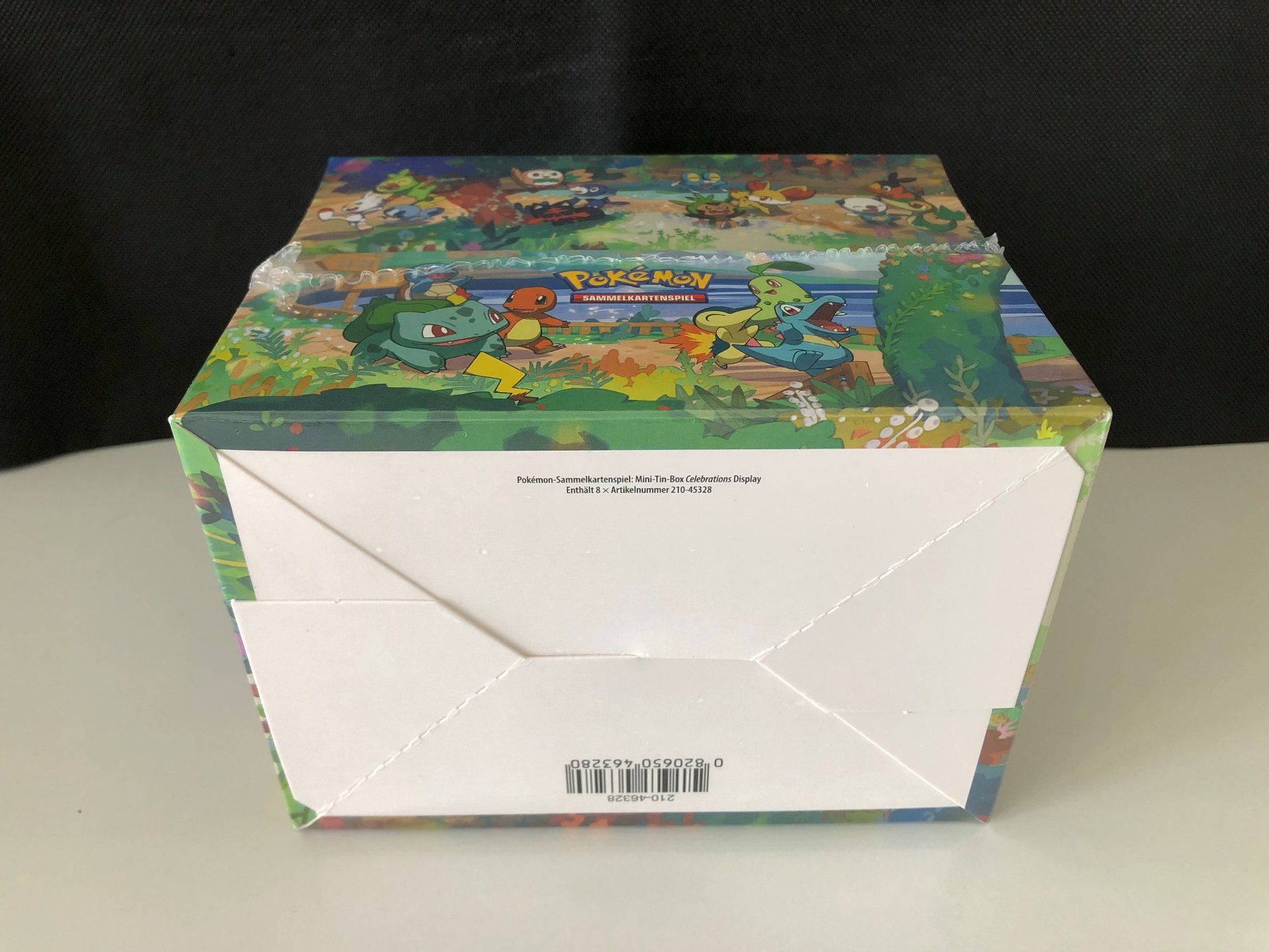 Pokémon Sammelbilder & Trading cards: Pokemon - Celebrations Mini Tin Display sealed - deutsch – Neu und originalverpackt aus Zürich von Nostalgia 4