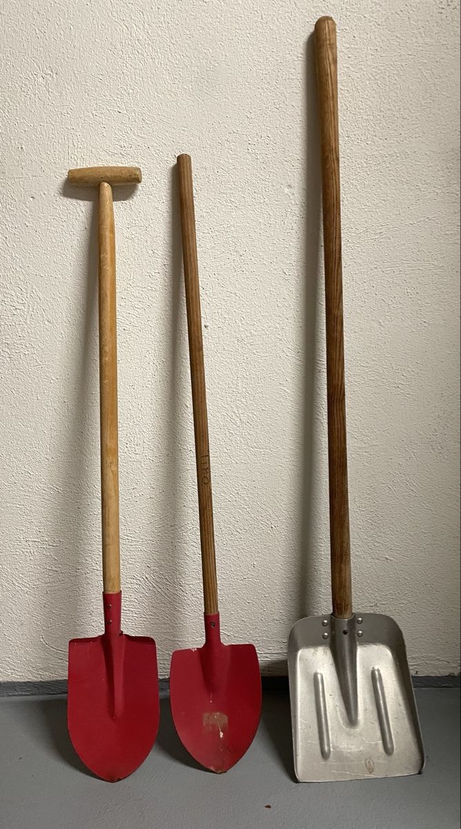 Jouets: Kinder-Metallschaufeln – D'occasion à Schwerzenbach par Muffi01