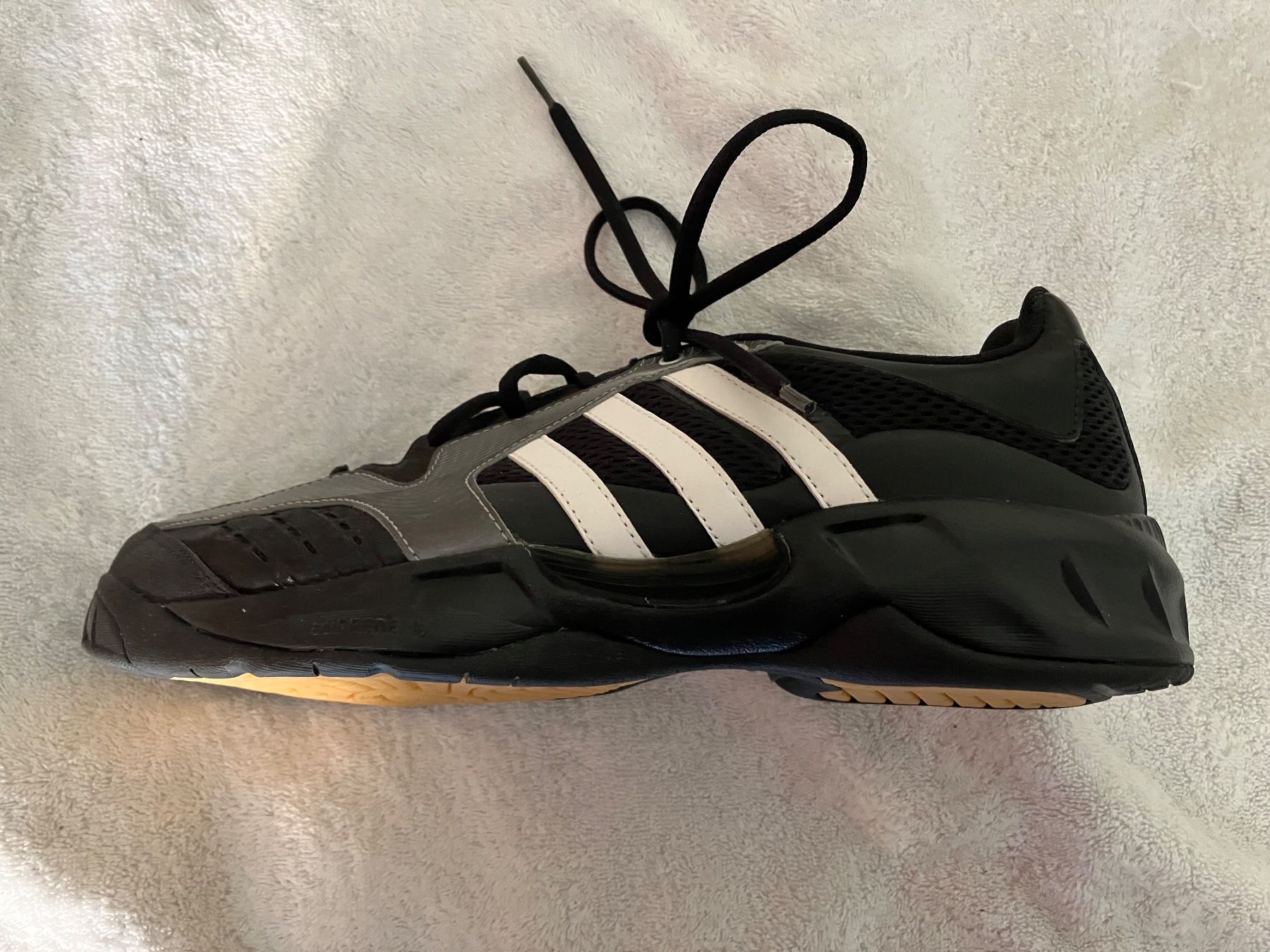 Adidas Scarpe da uomo: Adidas Hallenschuhe – Nuovo e nell'imballaggio originale da Wolfhausen venduto da swissski 1
