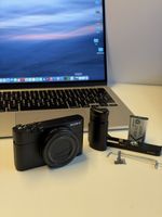 Sony RX100 III + 2 Batteries + Grip + Bag