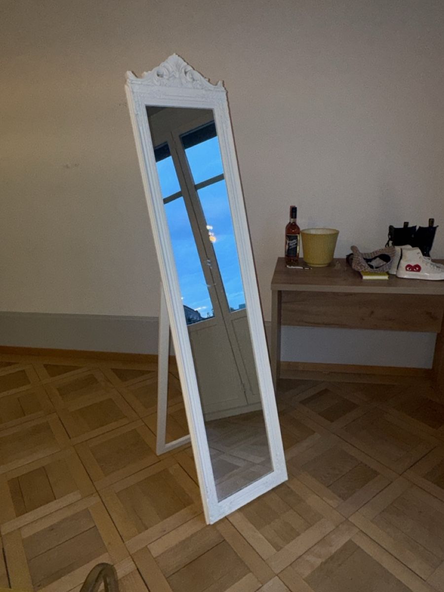 Specchi: Standing Mirror white ornate frame floor mirror used – Usato da Bern venduto da selina_gina 4