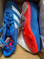 A vendre NEUF chaussures pointes ADIDAS, taille 40
