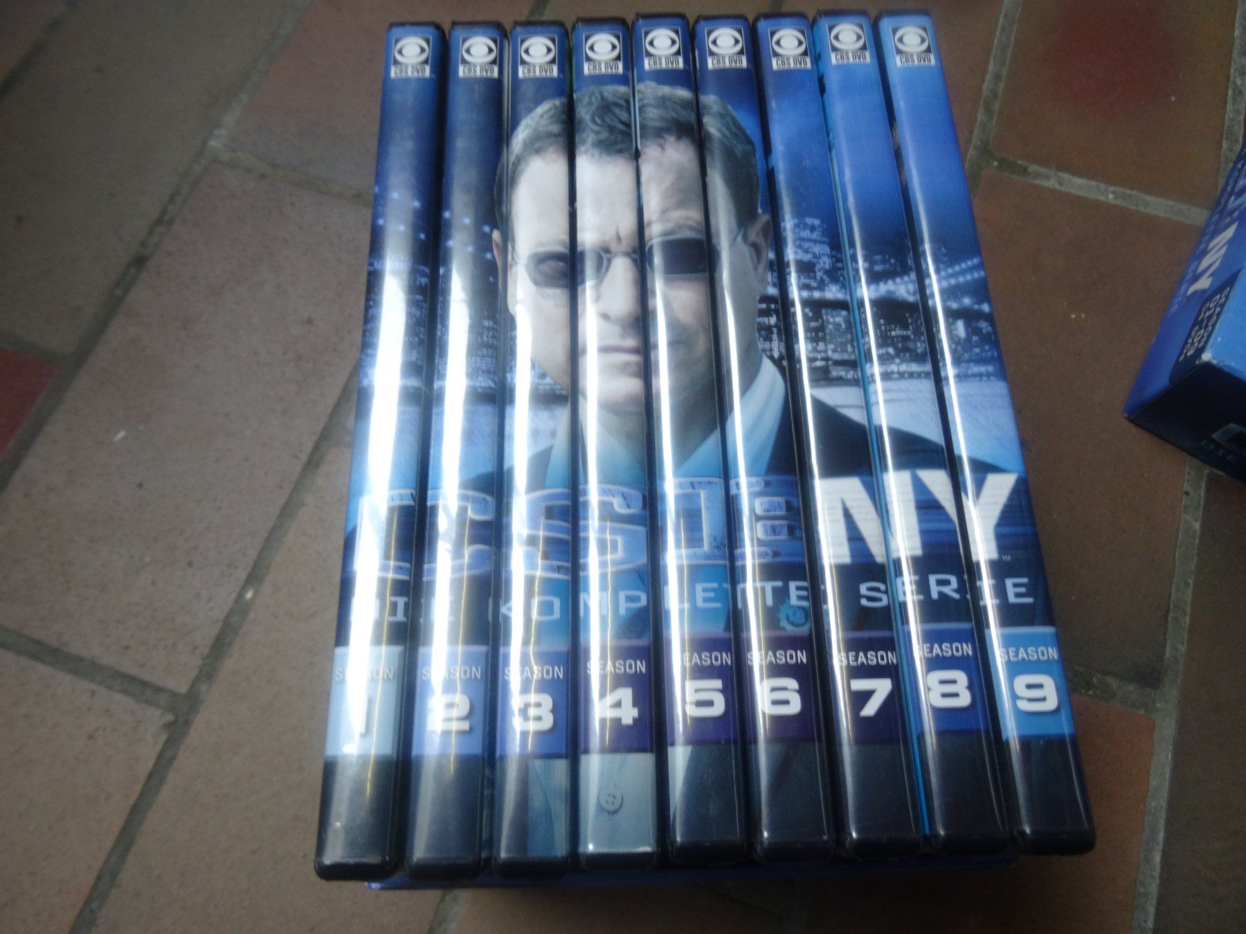 Alle DVDs: CSI NY DIE KOMPLETTE SERIE DVD BOX – Gebraucht aus Olten von  4