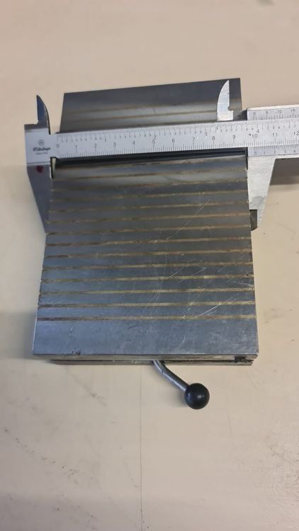 Tous les outils: Spannplatte Magnetplatte – D'occasion à Egerkingen par ogi3131 3