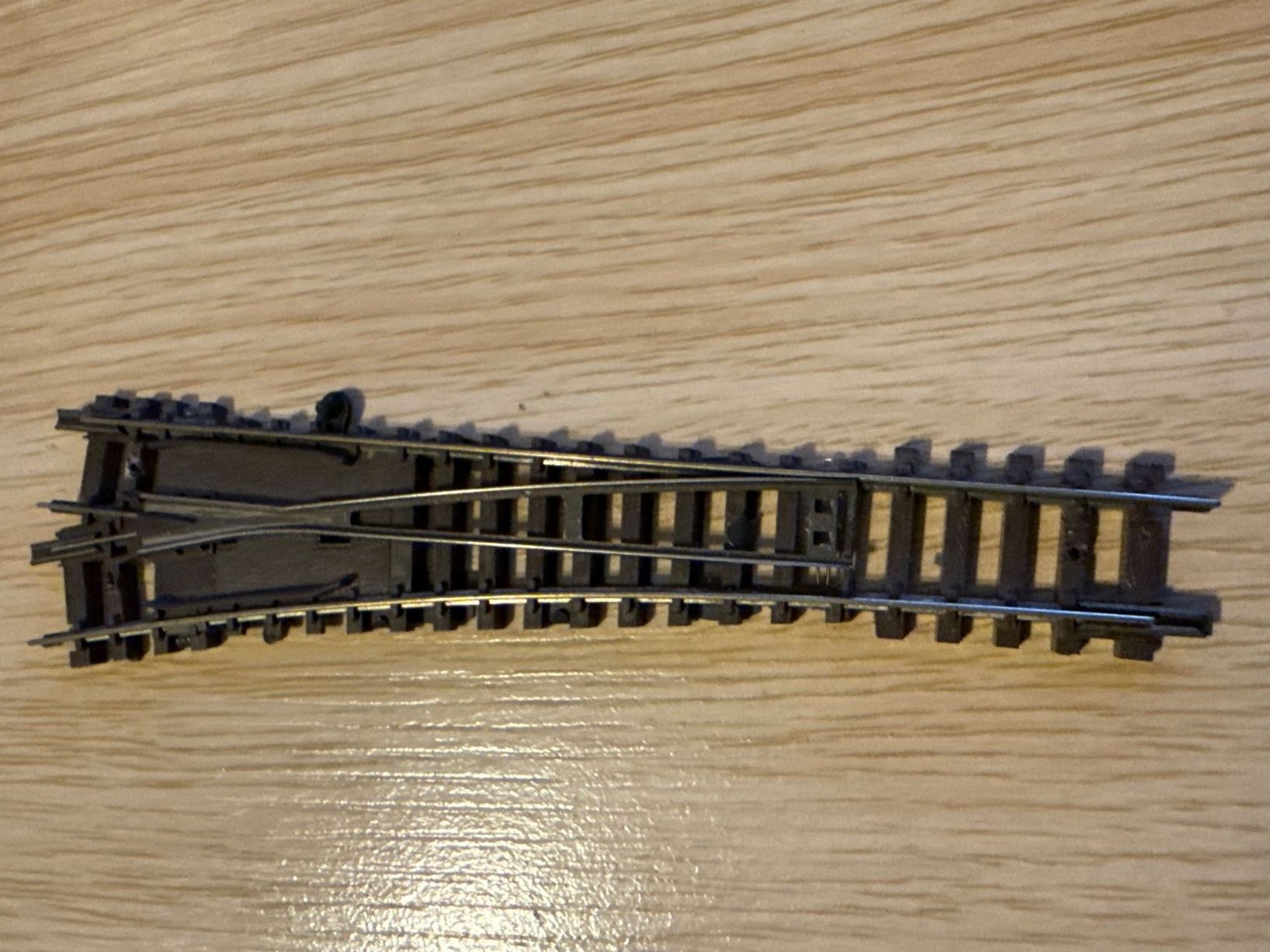Arnold Modelleisenbahnen: Arnold Spur N Handweiche links – Gebraucht aus Rümlang von dat_2b6c