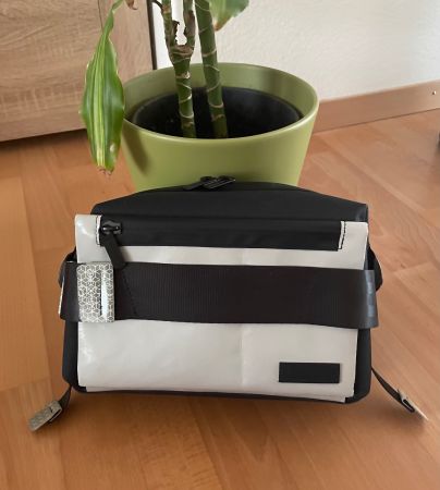 Freitag Warren F670 Crossbody/HELLGRAU/UNGEBRAUCHT NEU NEU!!