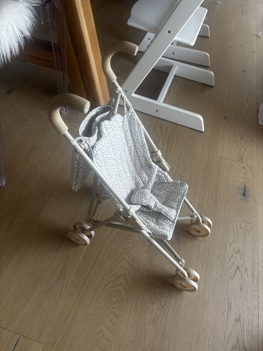 Konges Slojd Carrozzine per bambole: Konges slojd buggy  – Usato da Cham venduto da Giulia1009