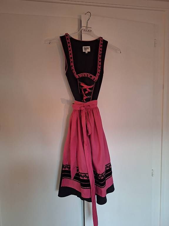 Robes: Dirndl Distler – D'occasion à Schlattingen par mueja23