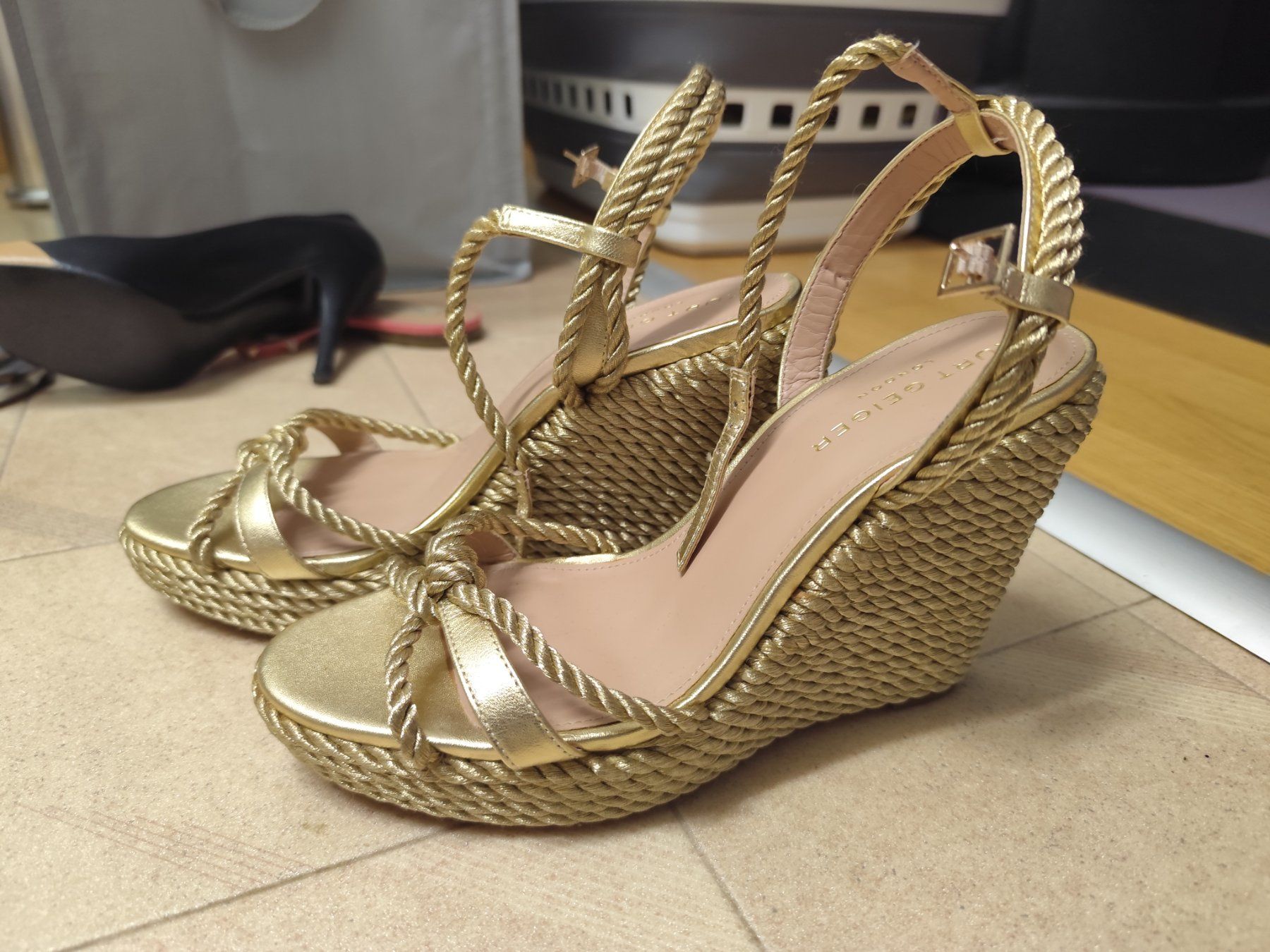 Kurt Geiger Scarpe da donna: Kurt Geiger London Sandalen – Usato da Oetwil an der Limmat venduto da Fernando-bras