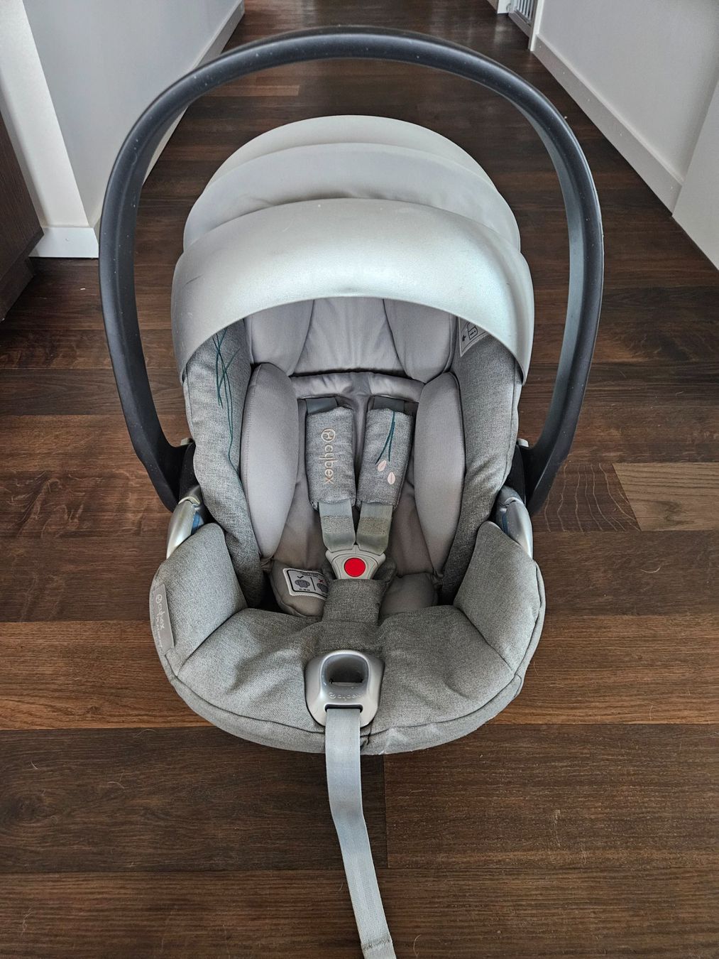 Cybex Seggiolini per auto: Cybex Cloud Z i-size Platinum - Koi Collection – Usato da Rotkreuz venduto da cat.dra