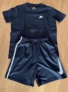 NIKE Trainings-Set kurz, Grösse Kids XL (158-170) 2 Teile