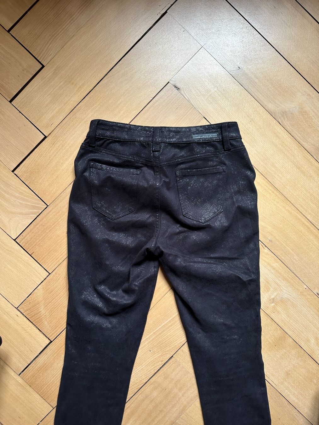 Pantaloni: LEVEL 99 - Animal Print Hose schwarz W26 – Usato da Zürich venduto da Diazaio 2