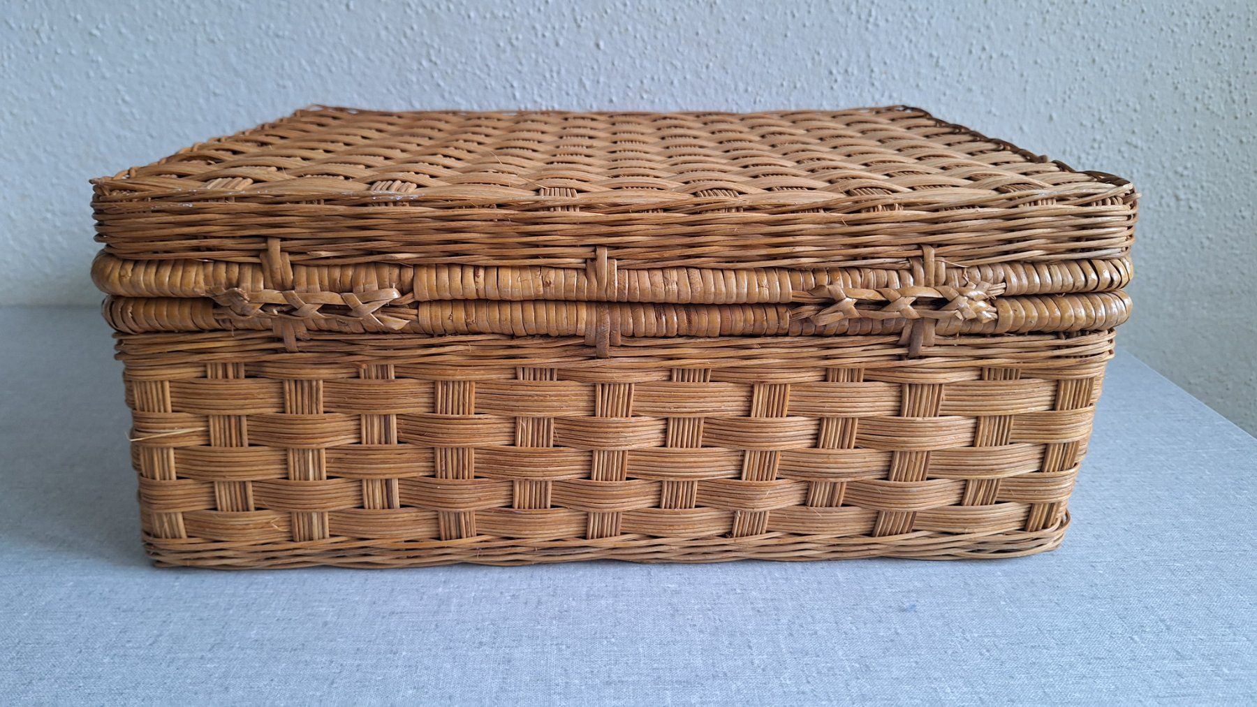 Sonstiges für Haushalt & Wohnen: Vintage Picknick-Koffer aus Korbgeflechtt – Gebraucht aus Weinfelden von Yenas10 4