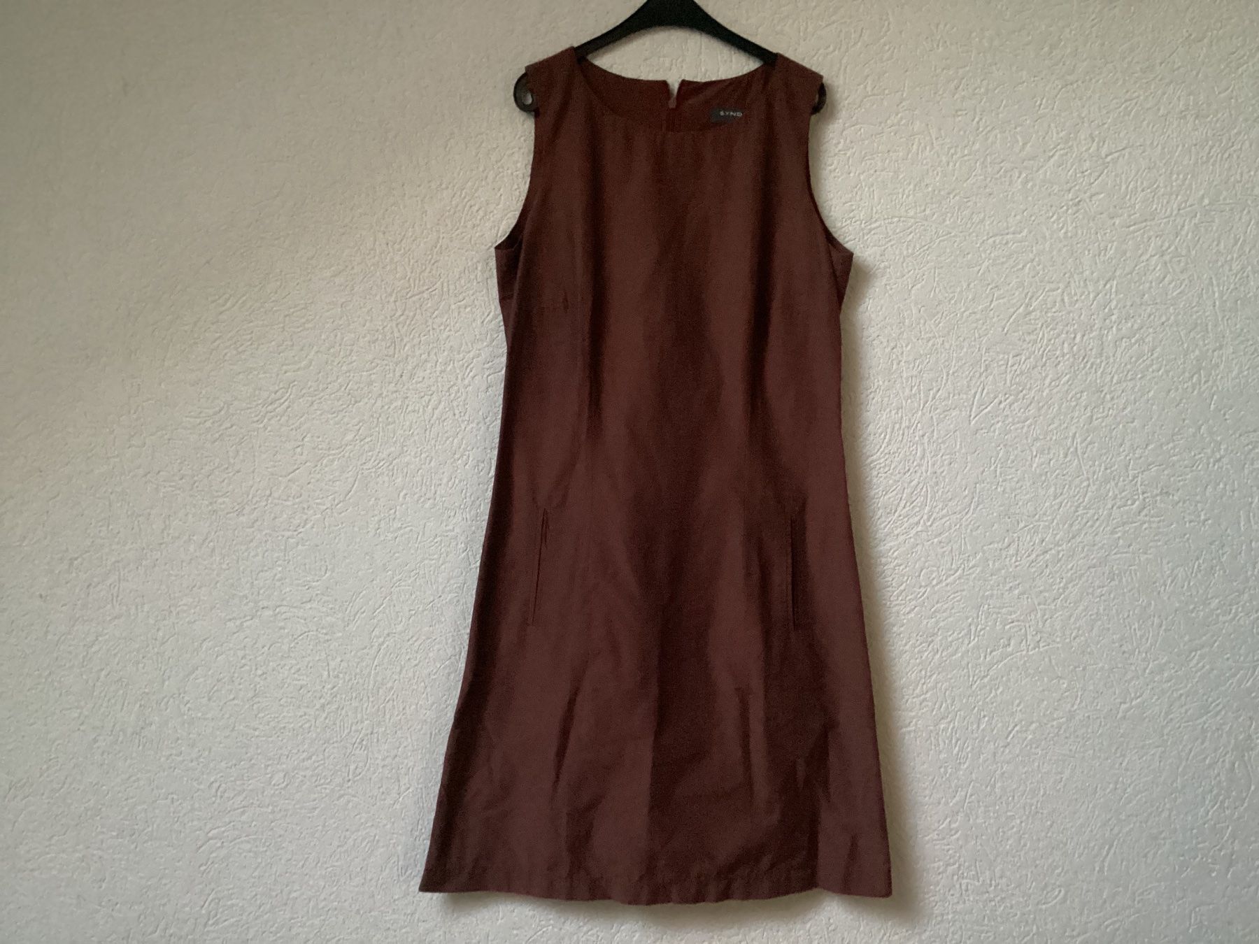 Vestiti: SYNDICATE schönes, elegantes, ärmelloses Kleid  Gr. 34 – Usato da Homberg b. Thun venduto da Homata