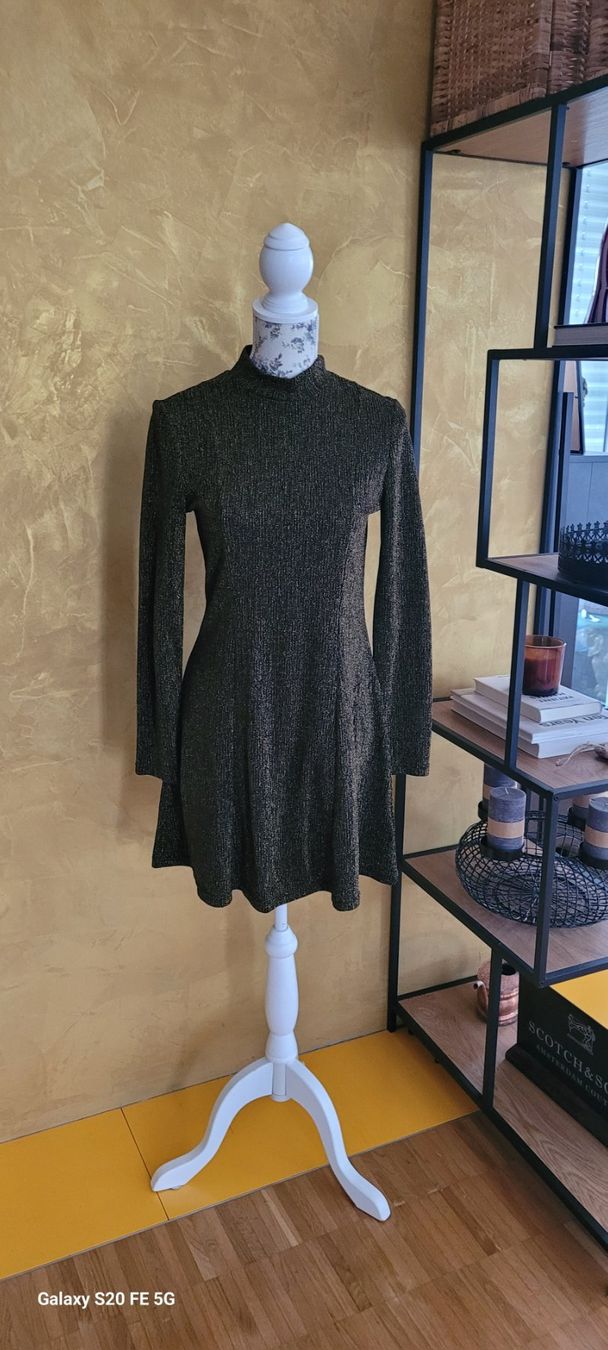 Kleider: Damen Kleid Monki Gr.M – Gebraucht aus Oberaach von Svea11 3