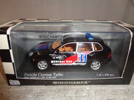 1:43 Minichamps Porsche Cayenne Turbo