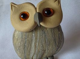 Eule Figur ist aus Naturstein Handgemacht und einziartig