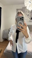 Weisse Bluse mit Schleife, Grösse XS