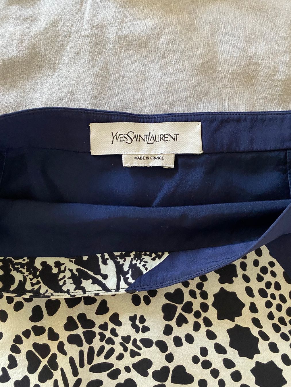 Saint Laurent Gonne: Jupe Yves Saint-Laurent – Usato da Lausanne venduto da dod_yz8r 2