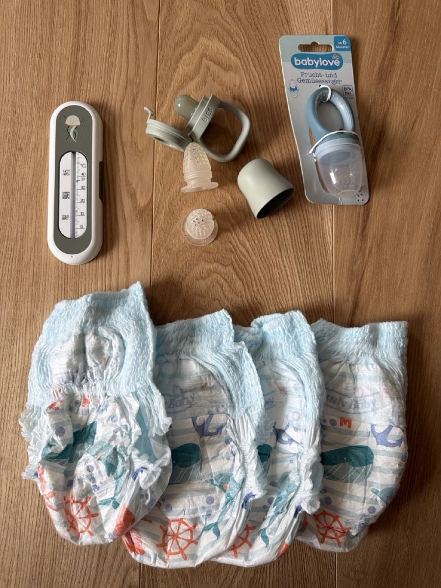 Altro per la casa: Baby Set: Badethermometer, Fruchtsauger & Schwimmwindeln – Usato da Disentis/Mustér venduto da oigina