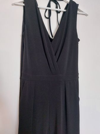 Schwarzer Jumpsuit, Gr. 36, elegant & bequem