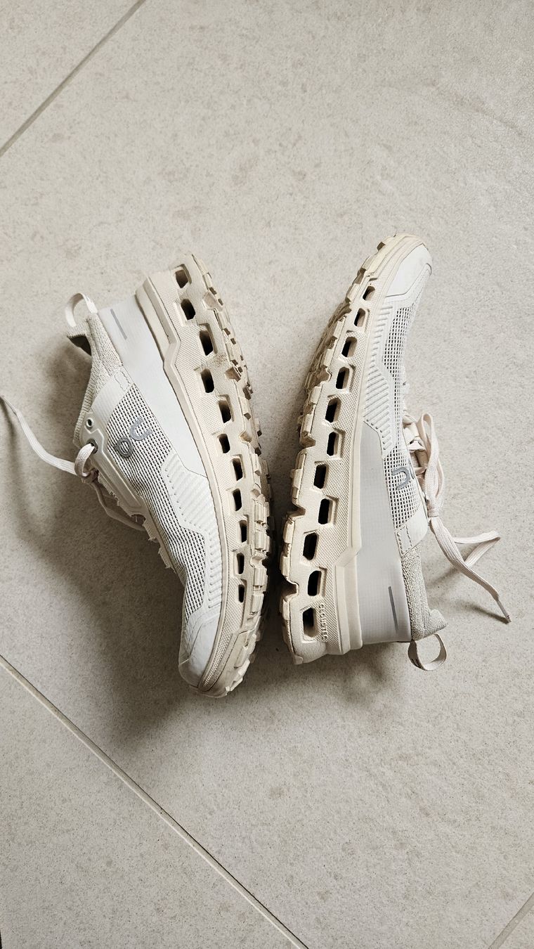 On Scarpe da donna: On Cloudultra 2 WMNS Dew / Moon EU39 – Usato da Langnau am Albis venduto da yul_9zgc 2