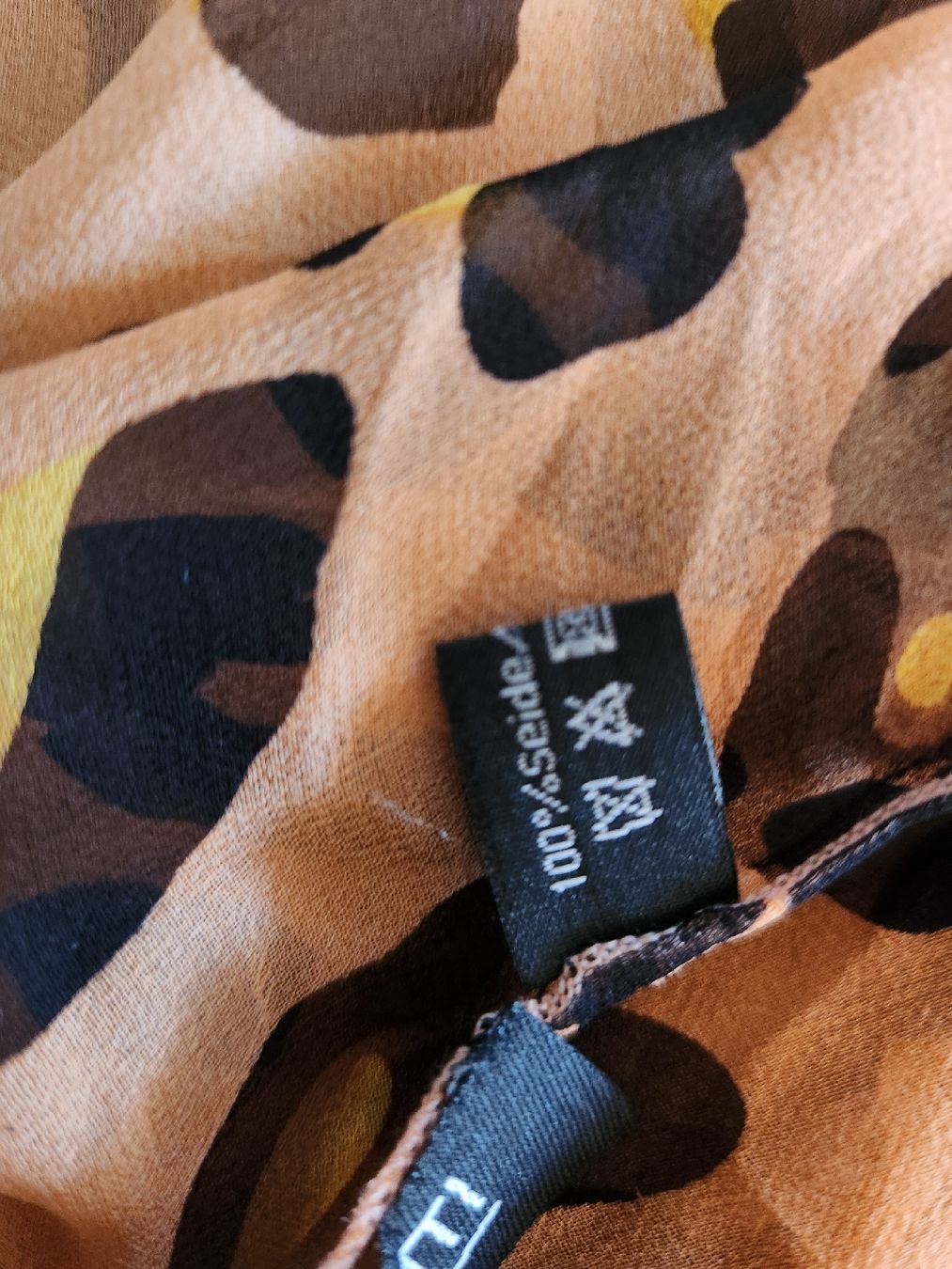 Foulards, Tücher & Schals: Châle imprimé léopard 100% soie PASSIGATTI – Gebraucht aus Niedergösgen von Eva2410 5