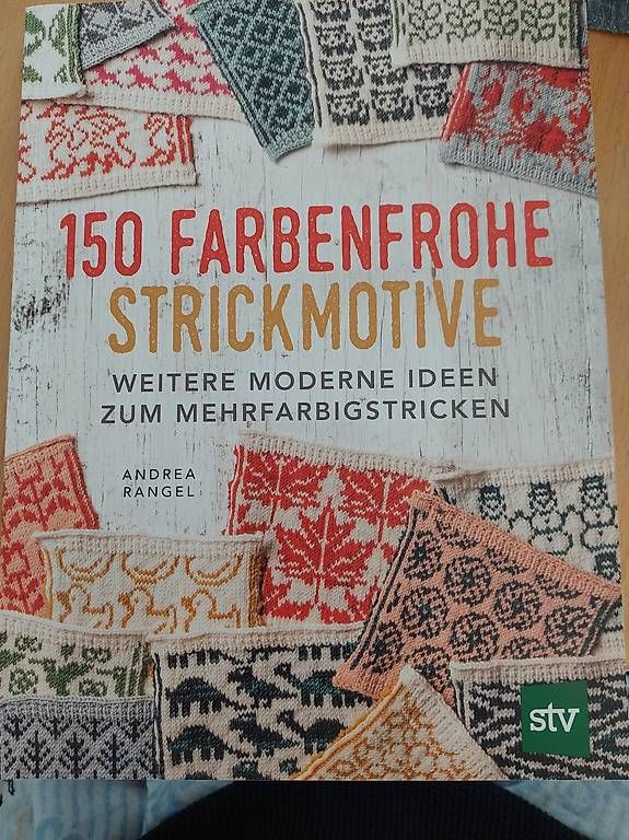 Libri: Buch 150 farbenfrohe Strickmotive – Usato da Rothrist venduto da lil_6mn9