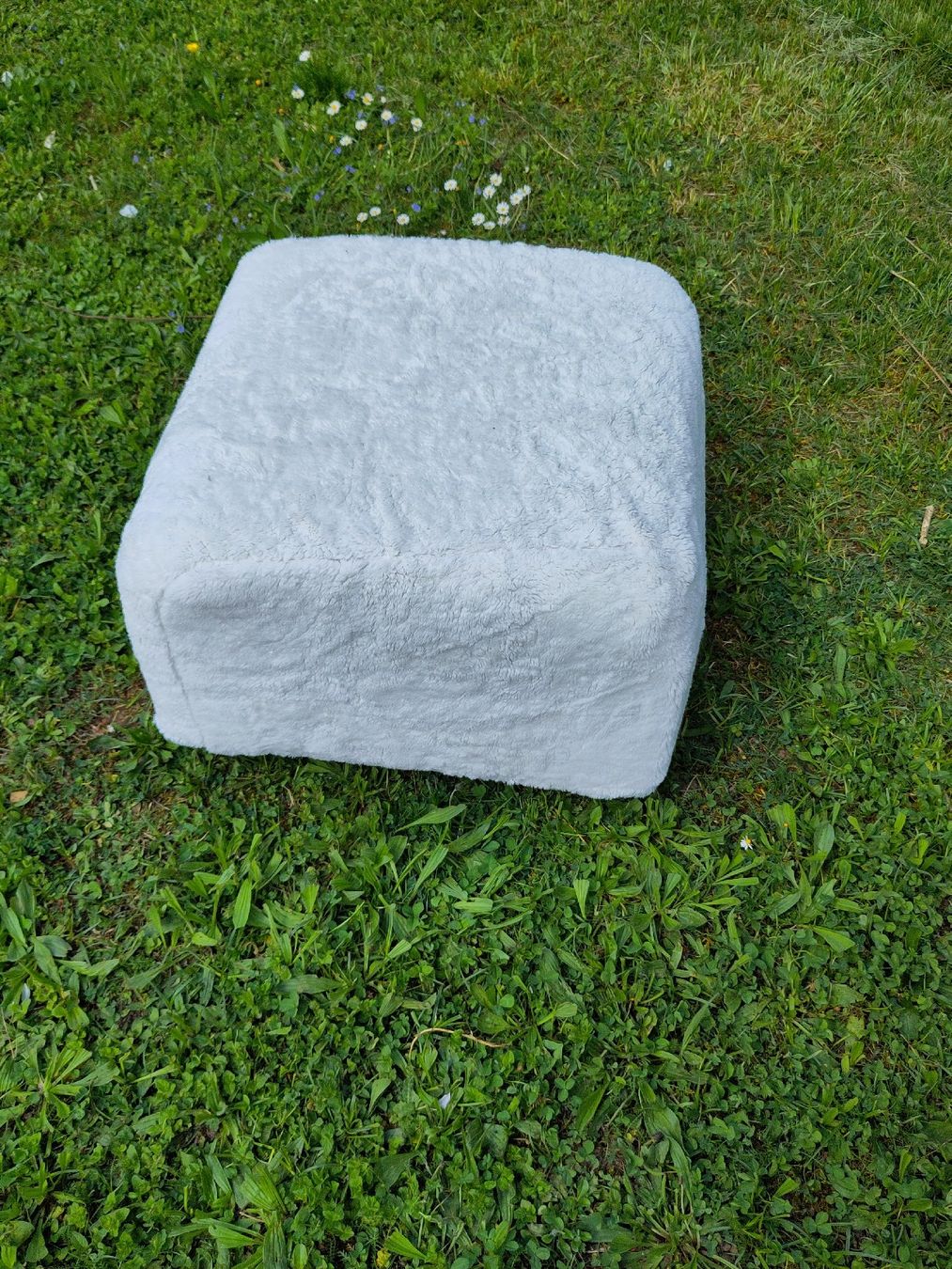 Ikea Sgabelli: Klippan Hocker mit Plüschbezug – Usato da Villnachern venduto da stefbr 1
