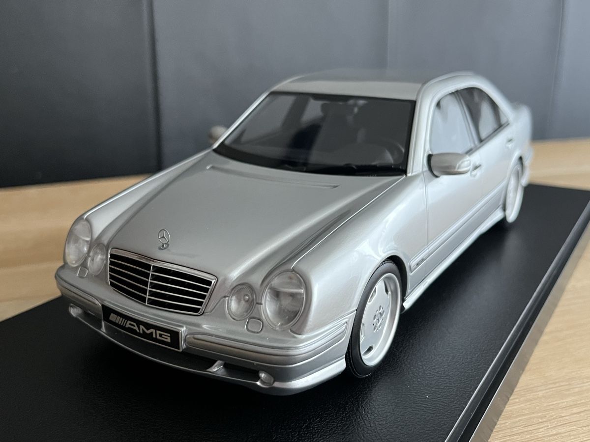 Otto Models Modellini d'auto: Mercedes-Benz E55 AMG 1/18 Ottomobile – Nuovo e nell'imballaggio originale da Léchelles venduto da Mlinspiration 1