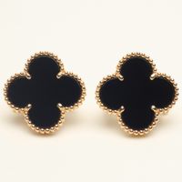 RARE Boucles d’oreilles VAN CLEEF ARPELS Magic Alhambra