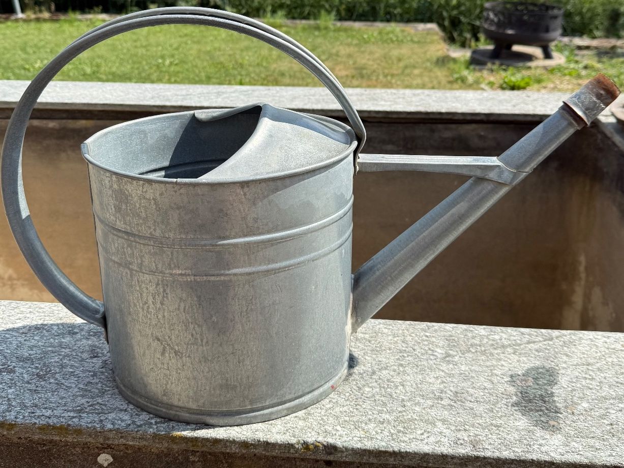 Humidifier & Arroser: Alte Metall Giesskanne 10l – D'occasion à Worb par DomeC0 1