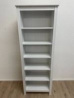Moderner IKEA Bücherregal Schrank in Weiss Holzoptik