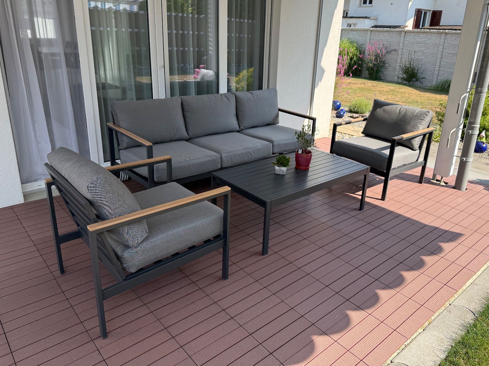 Sofas: Gartenlounge Set anthrazit 3-Sitzer Sofa, 2 Sessel, Tisch – Gebraucht aus Brittnau von kroki35
