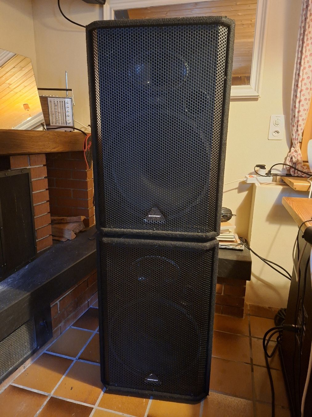 Behringer Lautsprecher: 2x Behringer Eurolive VS1520 – Gebraucht aus Mühlehorn von J.Kaeppler
