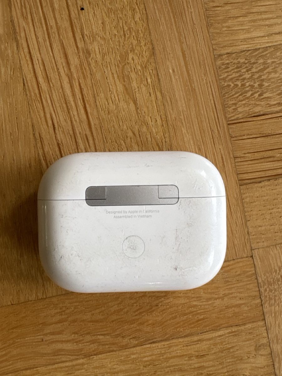 Coques & Protection écran: Apple AirPods Pro Ladecase weiss – D'occasion à Zürich par Nonas1996 2