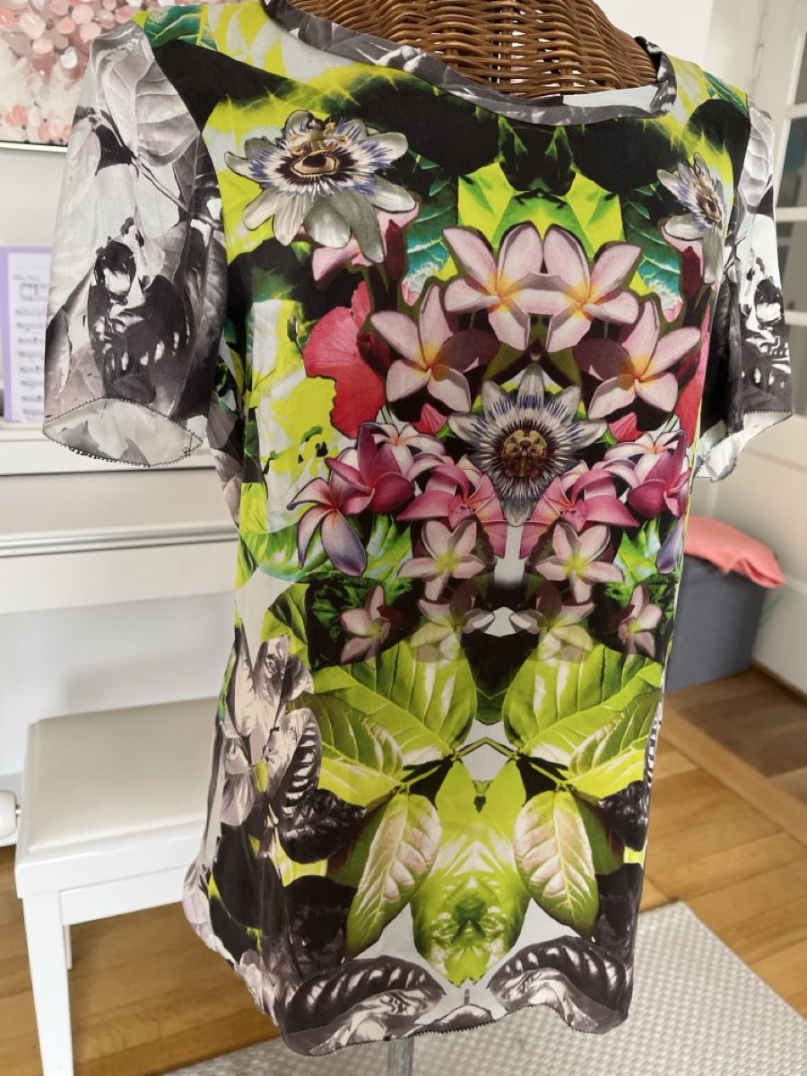 Marc Cain Top: Seidentop von Marccain, No. 1 – Usato da Solothurn venduto da Bobesch08 2