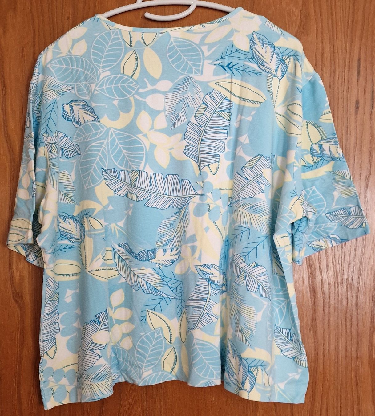 T-shirt: Delmod Shirt, Sommerliches Muster, Gr. 50 – Usato da Haslen GL venduto da ricarono 1