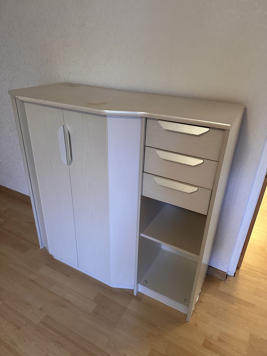 Cassettiere: Weißer Schrank / Kommode – gebraucht – Usato da Gelfingen venduto da Mandy_VC