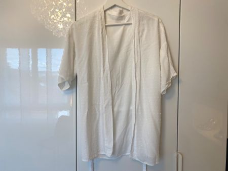 Bluse in Weiss mit Gürtel (Gr.S)
