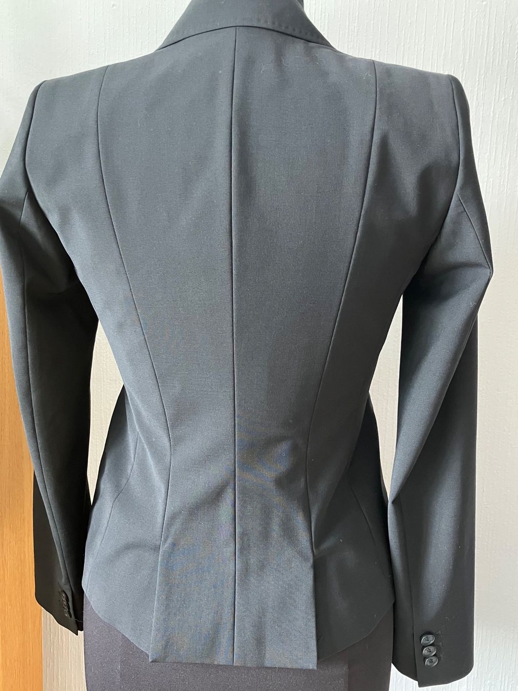 Navyboot Jacken: Veste noire NAVYBOOT, élégante - Taille 34, parfait état! – Gebraucht aus Peseux von CharmeCommerce 2
