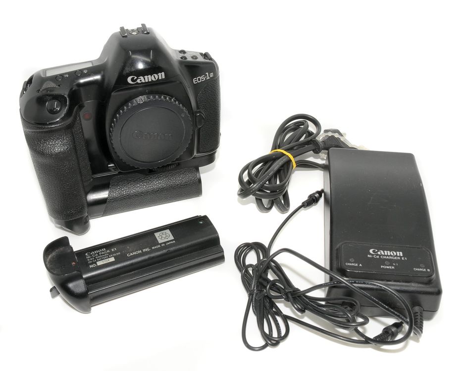 Canon Appareil photo: Canon EOS-1N Body für Bastler – Défectueux à Bern par Olynon