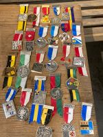 LOT 25 Stück Abzeichen/Medaillen diverser Anlässe