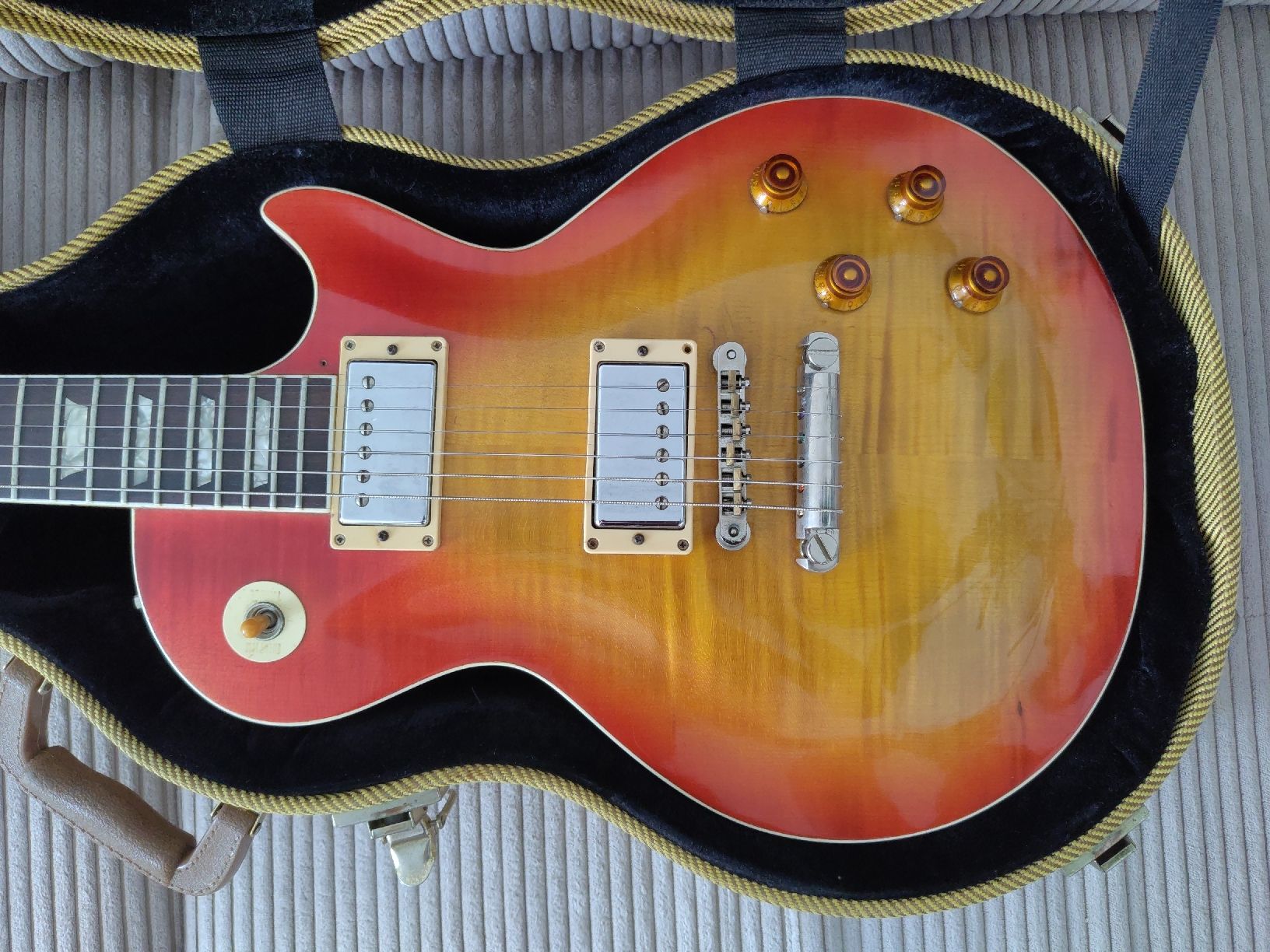 Musikinstrumente: Les Paul Style Gitarre Rio-Palisander – Gebraucht aus Horw von Leopardd 1