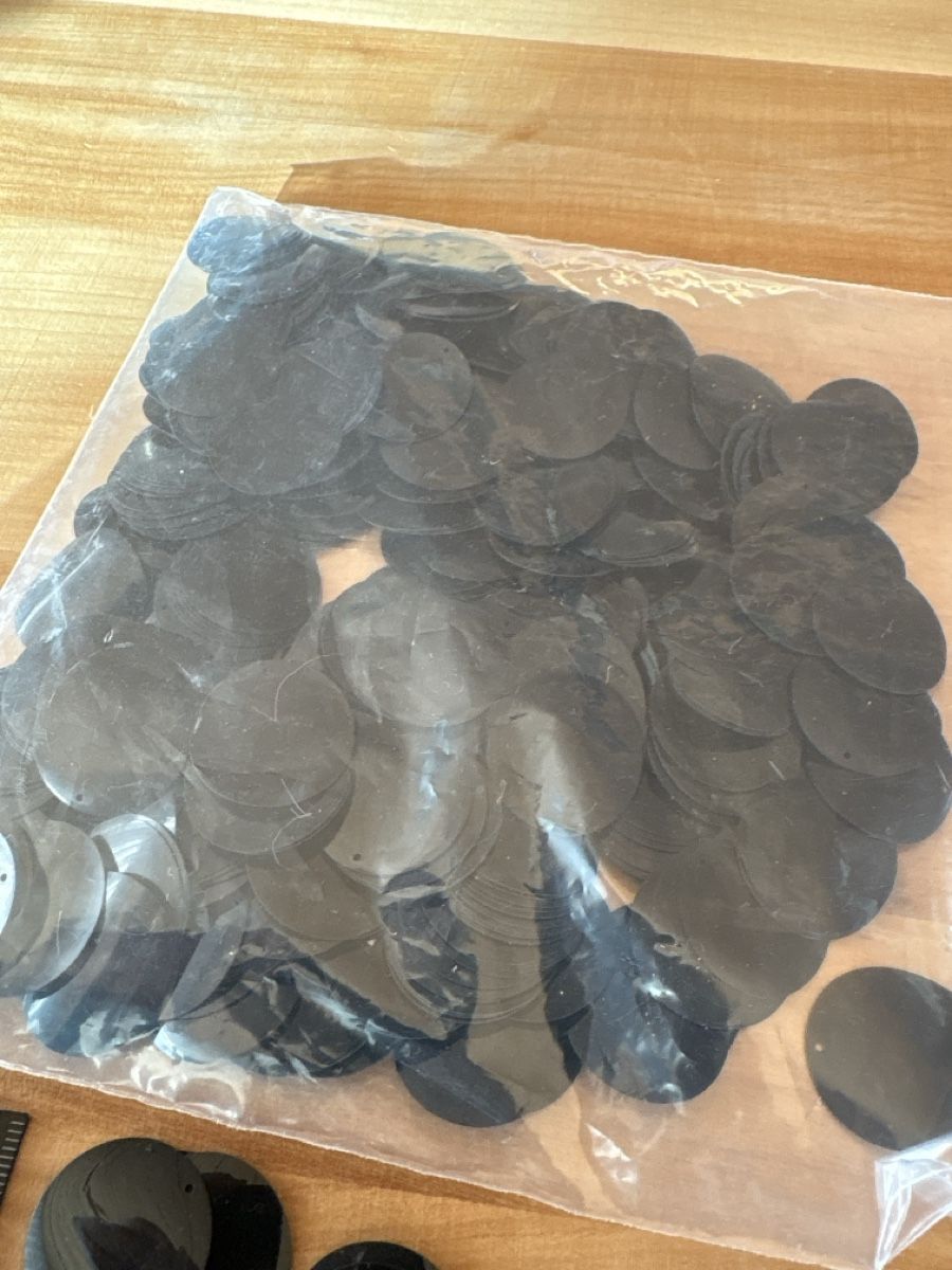 Bastelsets: grosse schwarze Pailletten zum basteln – Gebraucht aus Rümlang von BoutiqueMonique16 1